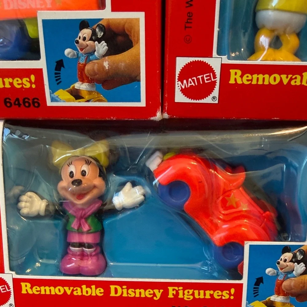 Vintage Disney Die-Cast Toy Cars with Removable Figures - Picture 4 of 9